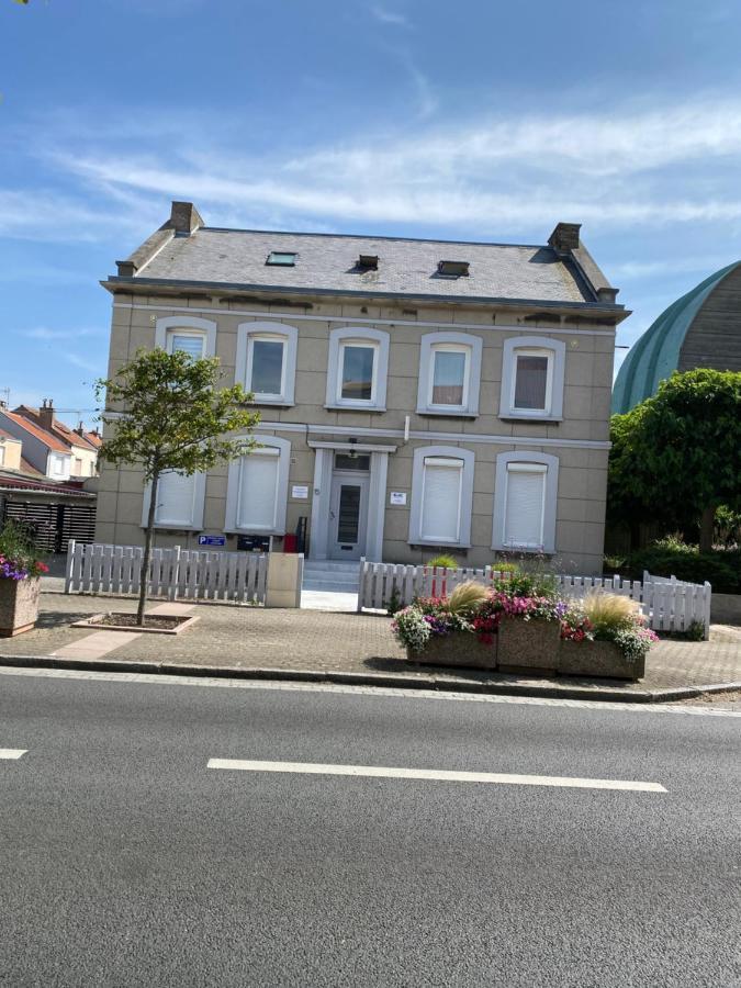 Le Presbytere Des Baraques A Bleriot-Plage - Apt 3 Sangatte Eksteriør bilde